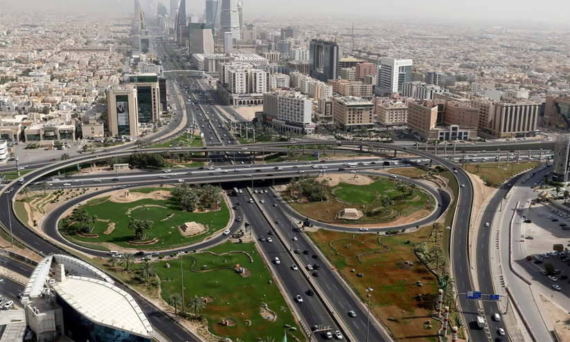 കൂടുതൽ തൊഴിൽമേഖലകളിൽ സ്വദേശിവത്കരണം ഉടൻ കൂടുതൽ തൊഴിൽമേഖലകളിൽ സ്വദേശിവത്കരണം ഉടൻ