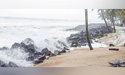 പള്ളിത്തോട് തീരം കടൽക്ഷോഭ ഭീഷണിയിൽ