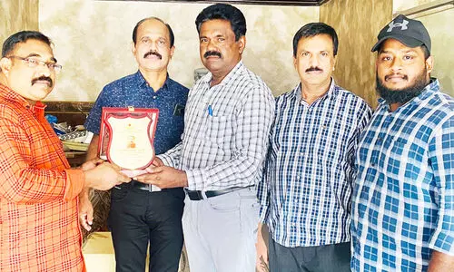 പ്ര​വാ​സം അ​വ​സാ​നി​പ്പിക്കുന്ന സ​ന​ലി​ന് യാ​ത്ര​യ​യ​പ്പ്