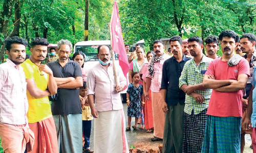 വനപാലക സംഘത്തെ ആറുമണിക്കൂർ ബന്ദിയാക്കി ആദിവാസികൾ