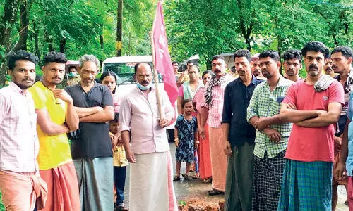 വനപാലക സംഘത്തെ ആറുമണിക്കൂർ ബന്ദിയാക്കി ആദിവാസികൾ