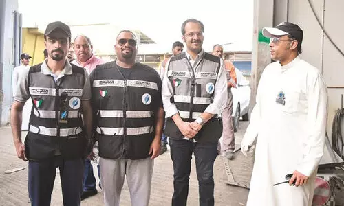 ശു​വൈ​ഖി​ൽ വാ​ഹ​ന പ​രി​ശോ​ധ​ന: 600 നി​യ​മ​ലം​ഘ​നം