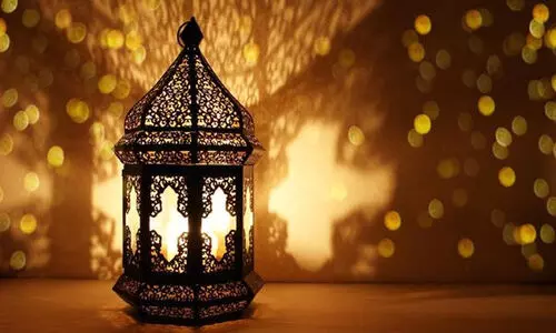 ബ​ലി​പെ​രു​ന്നാ​ളി​നെ വ​ര​വേ​ൽ​ക്കാ​ൻ നാ​ടും ന​ഗ​ര​വും ഒ​രു​ങ്ങി​ത്തു​ട​ങ്ങി