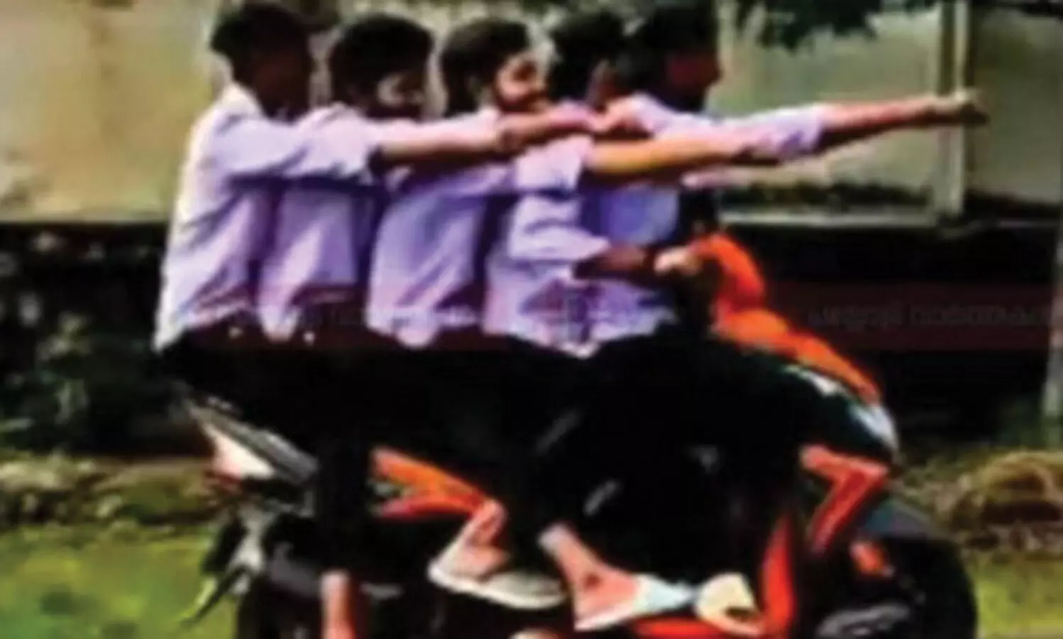 നിയമം ലംഘിച്ച വിദ്യാർഥികൾക്ക് പണി കിട്ടി