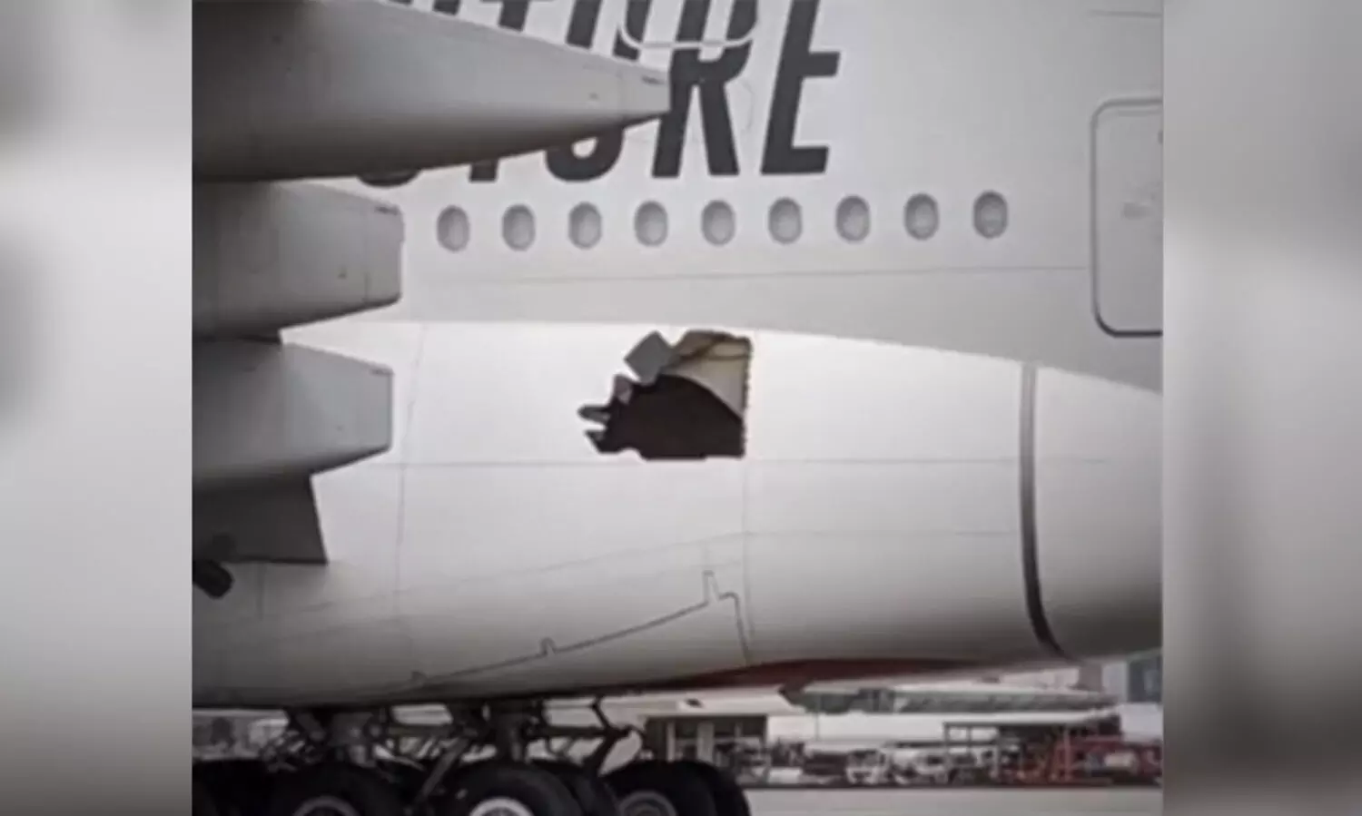 എമിറേറ്റ്​സ്​ വിമാനത്തിൽ ദ്വാരം; അപകടം ഒഴിവായി