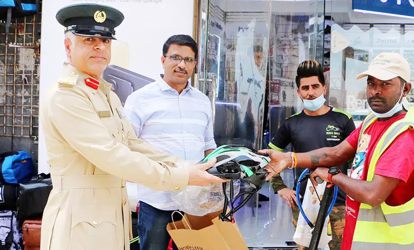 ഇ-സ്കൂട്ടർ, സൈക്കിൾ യാത്രക്കാർ ജാഗ്രത പാലിക്കണമെന്ന് പൊലീസ്