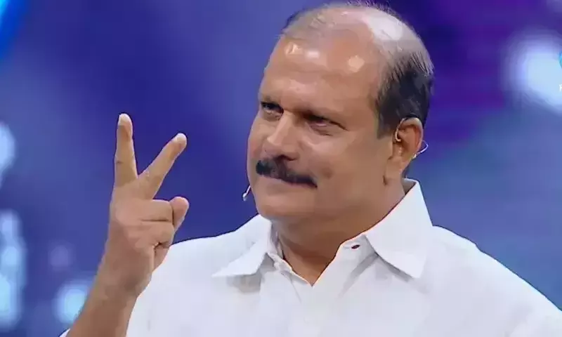 പി.സി. ജോർജ് പരസ്യ സംവാദത്തിന് തയ്യാറാകണമെന്ന് പരാതിക്കാരി പി.സി. ജോർജ് പരസ്യ സംവാദത്തിന് തയ്യാറാകണമെന്ന് പരാതിക്കാരി
