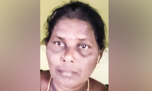 മദ്യവുമായി തമിഴ് സ്ത്രീ പിടിയിൽ