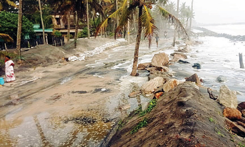 arattupuzha sea huge wave arattupuzha sea huge wave