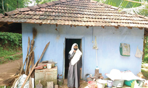 ഖദീജ ഉമ്മക്ക് മുന്നിൽ വീണ്ടും വാതിലടച്ച് ലൈഫ്
