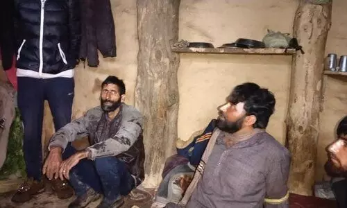 ജമ്മു കശ്മീരിൽ രണ്ട് ലശ്കർ തീവ്രവാദികൾ പിടിയിൽ