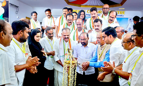 ഖത്തര്‍ ഇന്‍കാസ്: ഹൈദർ ചുങ്കത്തറ പ്രസിഡന്‍റായ സമിതി അധികാരമേറ്റു