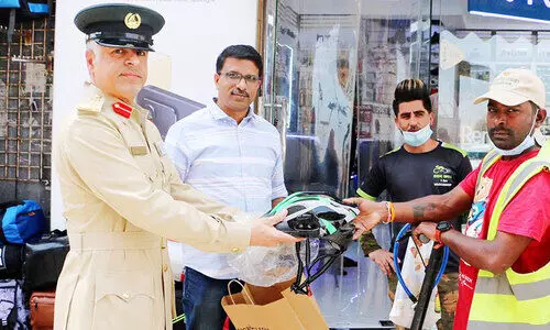 ഇ-സ്കൂട്ടർ, സൈക്കിൾ യാത്രക്കാർ ജാഗ്രത പാലിക്കണമെന്ന് പൊലീസ്