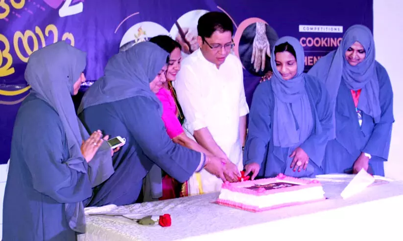 അരങ്ങും അടുക്കളയും മലബാർ അടുക്കള എട്ടാം വാർഷികം ആഘോഷിച്ചു അരങ്ങും അടുക്കളയും മലബാർ അടുക്കള എട്ടാം വാർഷികം ആഘോഷിച്ചു