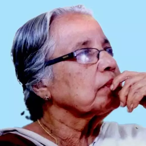 കൊ​ച്ചു സാ​റ ടീ​ച്ച​ർ