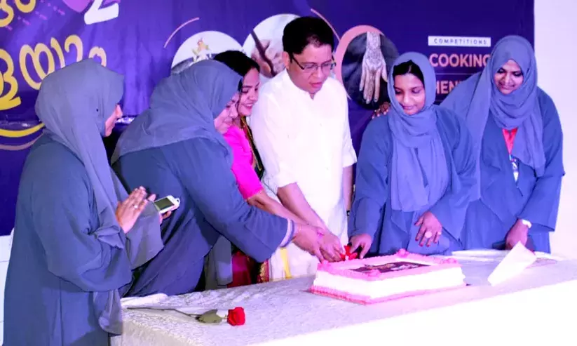 അ​ര​ങ്ങും അ​ടു​ക്ക​ള​യും മ​ല​ബാ​ർ  അ​ടു​ക്ക​ള എ​ട്ടാം വാ​ർ​ഷി​കം ആ​ഘോ​ഷി​ച്ചു