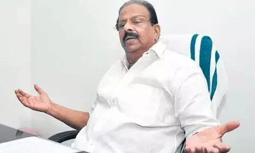 ഗാന്ധിചിത്രം തകര്ത്ത പോലീസ് റിപ്പോര്ട്ടില് ഗൂഢാലോചന- കെ.സുധാകരന് എം.പി ഗാന്ധിചിത്രം തകര്ത്ത പോലീസ് റിപ്പോര്ട്ടില് ഗൂഢാലോചന- കെ.സുധാകരന് എം.പി