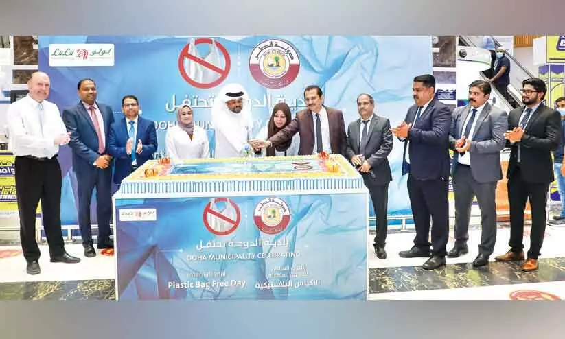 പ്ലാസ്റ്റിക് ബാഗിനെതിരെ ബോധവത്കരണവുമായി ലുലു പ്ലാസ്റ്റിക് ബാഗിനെതിരെ ബോധവത്കരണവുമായി ലുലു