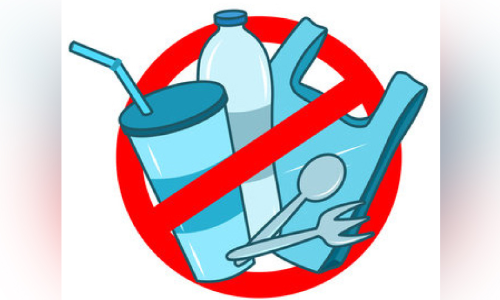 നഗരസഭ റെയ്ഡിൽ നിരോധിത പ്ലാസ്റ്റിക് പിടിച്ചെടുത്തു