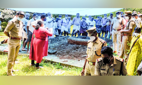 വയോധികയുടെ മരണം: മൃതദേഹം പുറത്തെടുത്ത് പോസ്റ്റ്മോർട്ടം നടത്തി