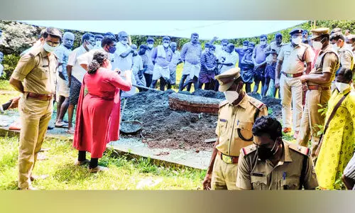 വയോധികയുടെ മരണം: മൃതദേഹം പുറത്തെടുത്ത് പോസ്റ്റ്മോർട്ടം നടത്തി