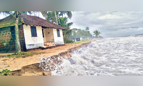 അടങ്ങാതെ കടൽക്കലി