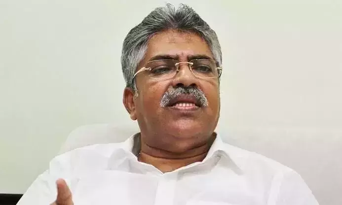 പി.സി. ജോർജിന്​ ജാമ്യം കിട്ടാൻ ഇടപെട്ടെന്ന്​;​ ജസ്റ്റിസ്​ കെമാൽ പാഷക്കെതിരെ പരാതി