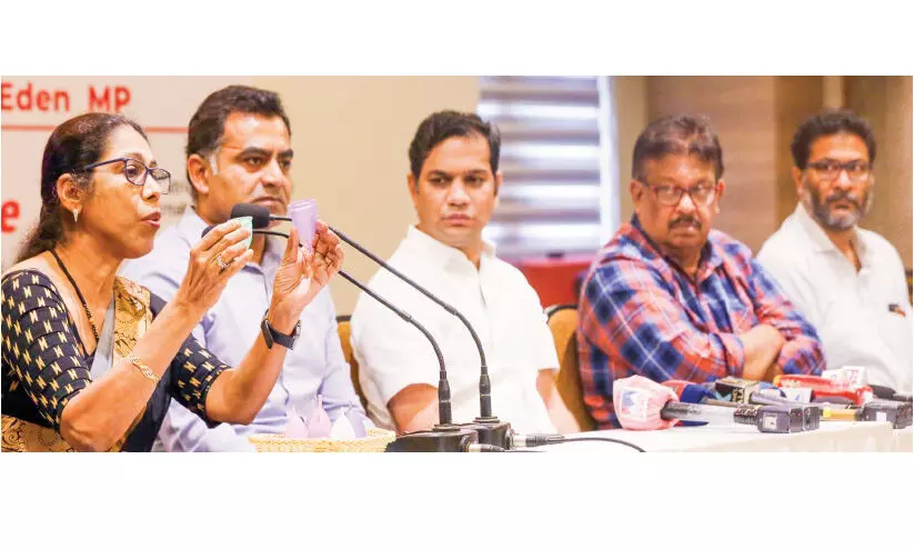 24 മണിക്കൂർ, 100 വേദി; ഒരു ലക്ഷം മെൻസ്ട്രുവൽ കപ്പ് വിതരണം 24 മണിക്കൂർ, 100 വേദി; ഒരു ലക്ഷം മെൻസ്ട്രുവൽ കപ്പ് വിതരണം