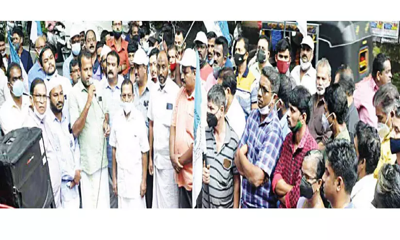 ഹോട്ടലുകളുടെ പേര് തട്ടുകടയെന്നാക്കുമെന്ന് ഉടമകൾ