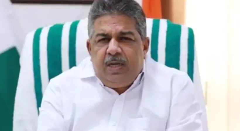 സ്വതന്ത്രമായ തീരുമാനമാണ് എടുത്തത്; ഭരണഘടനയെ വിമർശിച്ചിട്ടില്ലെന്ന നിലപാട് ആവർത്തിച്ച് സജി ചെറിയാൻ സ്വതന്ത്രമായ തീരുമാനമാണ് എടുത്തത്; ഭരണഘടനയെ വിമർശിച്ചിട്ടില്ലെന്ന നിലപാട് ആവർത്തിച്ച് സജി ചെറിയാൻ