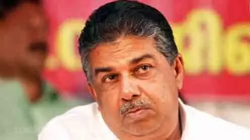 കുന്തവും കുടച്ചക്രവുമല്ല ഭരണഘടനയെന്ന് മനസ്സിലായ സ്ഥിതിക്ക് ആ എം.എൽ.എ സ്ഥാനവും രാജി വെക്കൂ -രാഹുൽ മാങ്കൂട്ടത്തിൽ