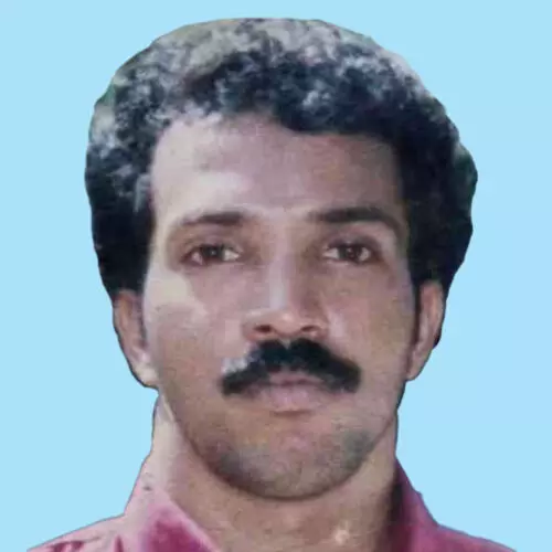 തി​രു​വ​ത്ര ക്ഷേ​ത്ര​ക്കു​ള​ത്തി​ൽ യു​വാ​വി​ന്‍റെ മൃ​ത​ദേ​ഹം