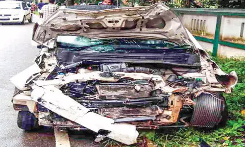 കാറും വാനും കൂട്ടിയിടിച്ച് യാത്രക്കാർക്ക് പരിക്ക്