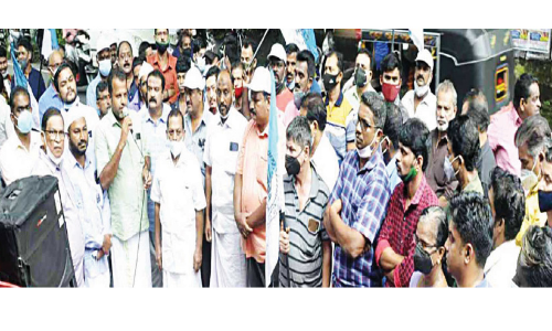 ഹോട്ടലുകളുടെ പേര് തട്ടുകടയെന്നാക്കുമെന്ന് ഉടമകൾ