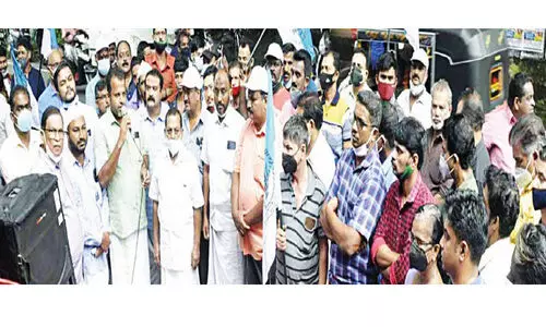 ഹോട്ടലുകളുടെ പേര് തട്ടുകടയെന്നാക്കുമെന്ന് ഉടമകൾ