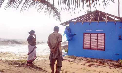 കടൽക്ഷോഭം ശക്തം അമ്പലപ്പുഴയിൽ രണ്ട് വീട് തകർച്ചഭീഷണിയിൽ