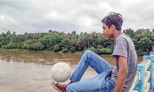 ഫ്രീസ്റ്റൈൽ ഫുട്ബാളിൽ വിസ്മയം തീർത്ത് മുഹമ്മദ് റിസ്‌വാൻ