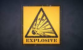 പാലോളിമുക്കിൽ കടക്കുനേരെ സ്ഫോടക വസ്തു എറിഞ്ഞു പാലോളിമുക്കിൽ കടക്കുനേരെ സ്ഫോടക വസ്തു എറിഞ്ഞു