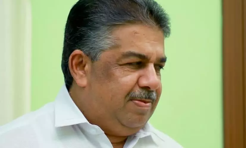 ഭരണഘടന വിരുദ്ധ പ്രസംഗം: സജി ചെറിയാൻ എം.എൽ.എ സ്ഥാനം ഒഴിയേണ്ട; ഹരജി തള്ളി ഹൈകോടതി ഭരണഘടന വിരുദ്ധ പ്രസംഗം: സജി ചെറിയാൻ എം.എൽ.എ സ്ഥാനം ഒഴിയേണ്ട; ഹരജി തള്ളി ഹൈകോടതി