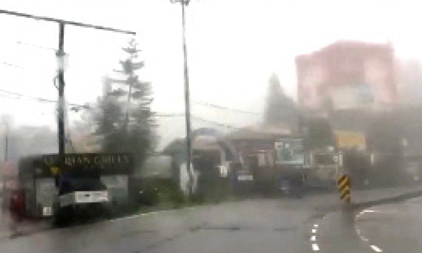 മൂടൽ മഞ്ഞിൽ മൂന്നാർ മൂടൽ മഞ്ഞിൽ മൂന്നാർ