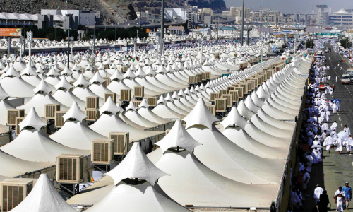 മിന ഭക്തിസാന്ദ്രം, അറഫ സംഗമം നാളെ