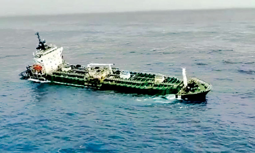 യു.എ.ഇയിൽനിന്നുള്ള കപ്പൽ അപകടത്തിൽപെട്ടു; 22 ജീവനക്കാരെ ഇന്ത്യൻ കോസ്റ്റ്ഗാർഡ് രക്ഷപ്പെടുത്തി