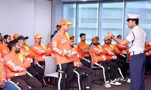 ബൈക്കിൽ ഹോം ഡെലിവറി ചെയ്യുന്നവർക്കായി ബോധവത്കരണം