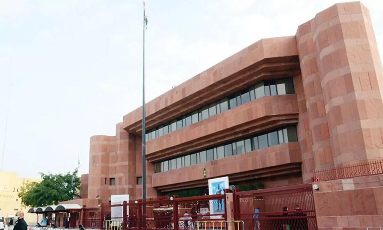 പെ​രു​ന്നാ​ൾ: ഞാ​യ​റാ​ഴ്ച എം​ബ​സി അ​വ​ധി