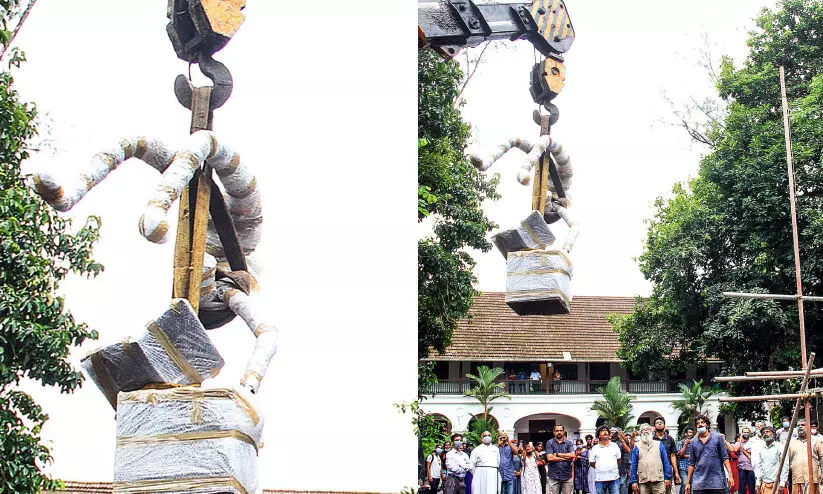 CMS college, Mayya sculpture