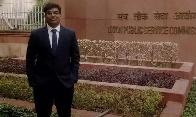 ഐ.ഐ.ടി വിദ്യാർത്ഥിനിയെ ബലാത്സംഗം ചെയ്ത ഐ.എ.എസ് ഉദ്യോഗസ്ഥനെ സസ്പെൻഡ് ചെയ്തു ഐ.ഐ.ടി വിദ്യാർത്ഥിനിയെ ബലാത്സംഗം ചെയ്ത ഐ.എ.എസ് ഉദ്യോഗസ്ഥനെ സസ്പെൻഡ് ചെയ്തു