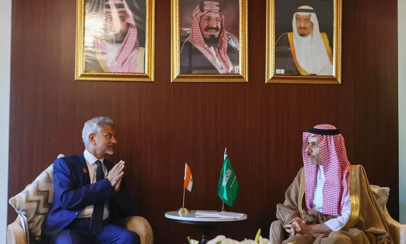 സൗദി, ഇന്ത്യൻ വിദേശകാര്യ മന്ത്രിമാർ കൂടിക്കാഴ്ച നടത്തി സൗദി, ഇന്ത്യൻ വിദേശകാര്യ മന്ത്രിമാർ കൂടിക്കാഴ്ച നടത്തി