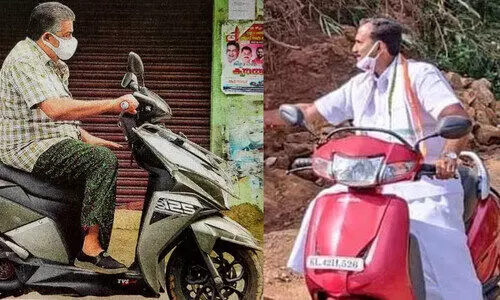 ഹെൽമെറ്റ് എവിടെ സഖാവേ? പെറ്റി അടച്ചേ മതിയാവൂ! എന്ന് സജി ചെറിയാനോട് ഷോൺ ജോർജ്; എങ്കിൽ ഷോണും പെറ്റിയടക്കണമെന്ന് ഫോട്ടോകൾ നിരത്തി മറുപടി