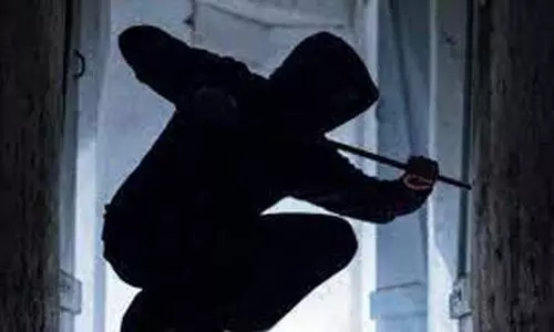 കട കുത്തിത്തുറന്ന് മോഷണം: 2600 കിലോ റബർ ഷീറ്റുകൾ കവർന്നു