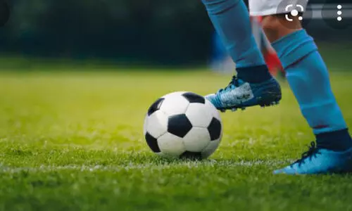 കെ.എം.സി.സി പ്രീമിയർ സോക്കർ ഇന്ന്; പ്രമുഖ താരങ്ങൾ അണിനിരക്കും